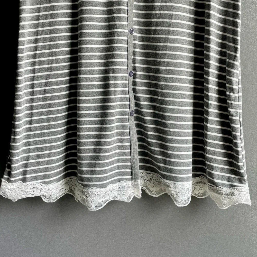 Women Striped Button Down Night Gown with Lace Accent Pocket Size M Nightshirt - Picture 4 of 6